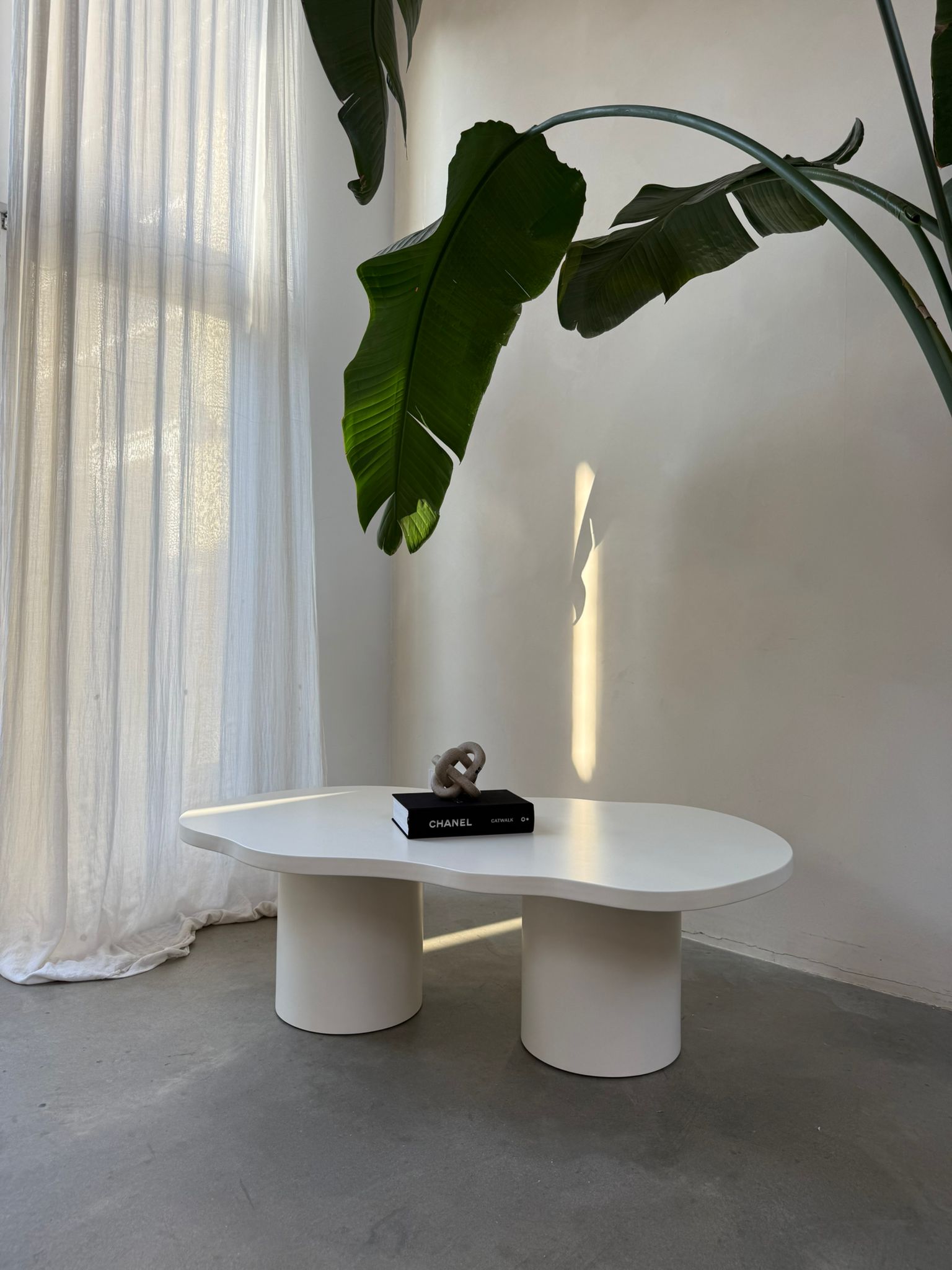 Japandi Organische Salontafel – Betonlook Ivory 140CM