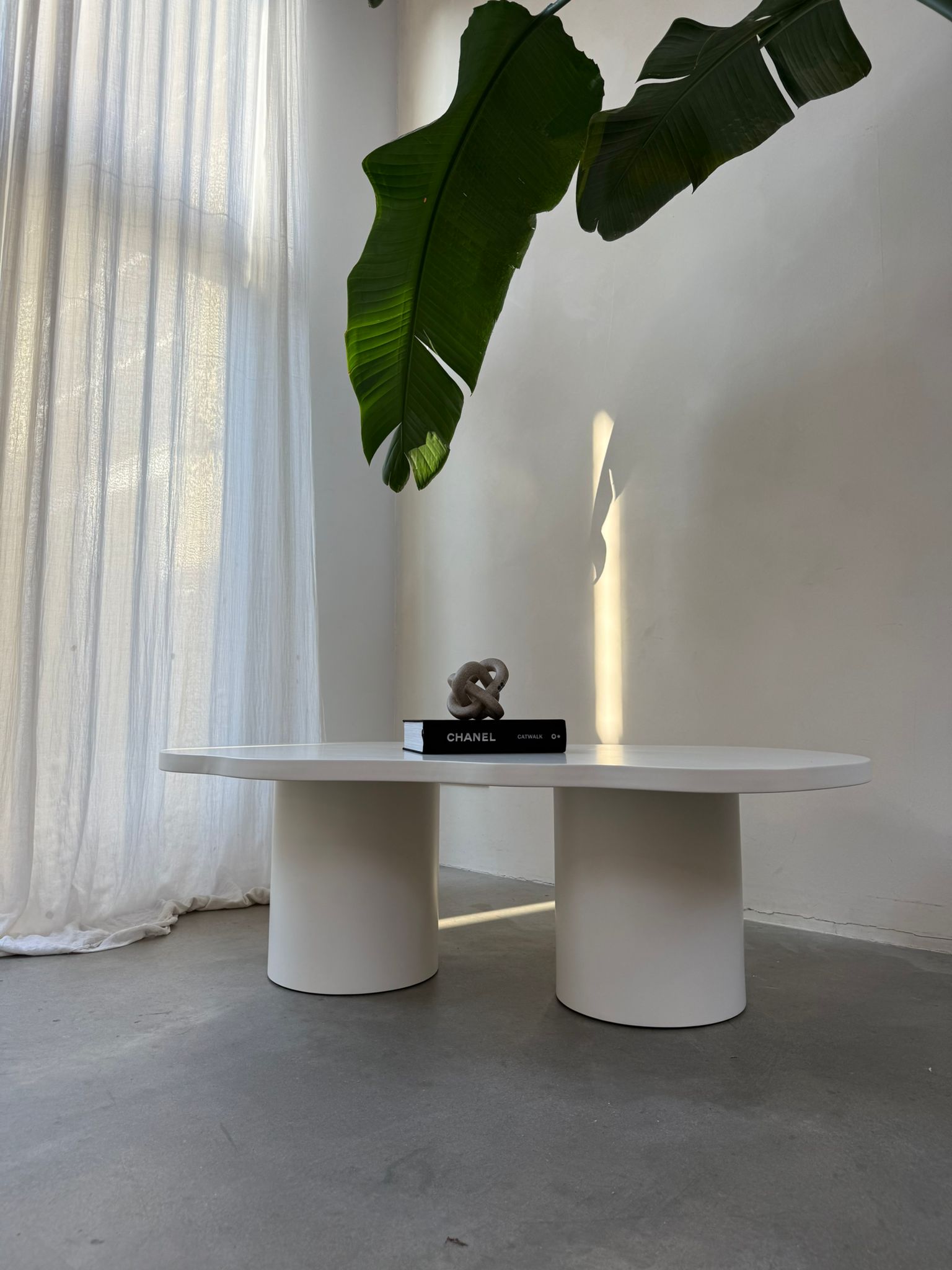 Japandi Organische Salontafel – Betonlook Ivory 140CM